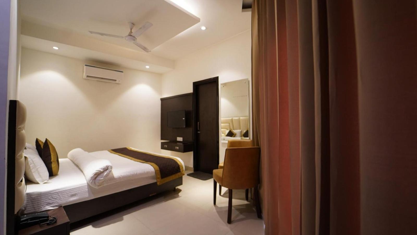 Hotel Avi Inn By JR GROUP OF Hotels 50 Meter from Golden Temple Amritsar Eksteriør bilde