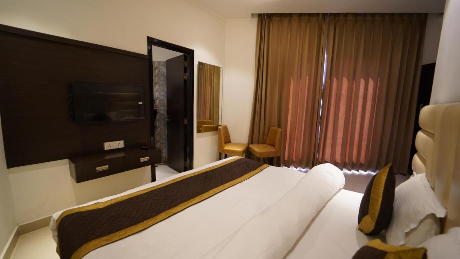 Hotel Avi Inn By JR GROUP OF Hotels 50 Meter from Golden Temple Amritsar Eksteriør bilde