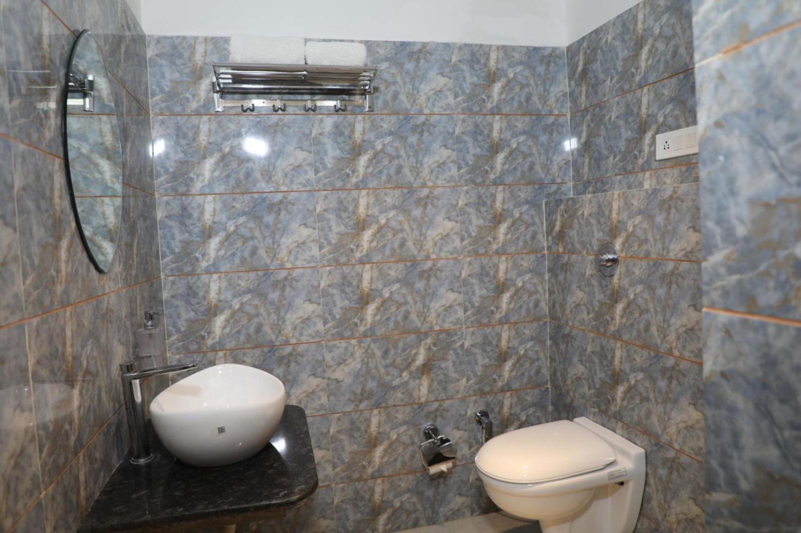 Hotel Avi Inn By JR GROUP OF Hotels 50 Meter from Golden Temple Amritsar Eksteriør bilde