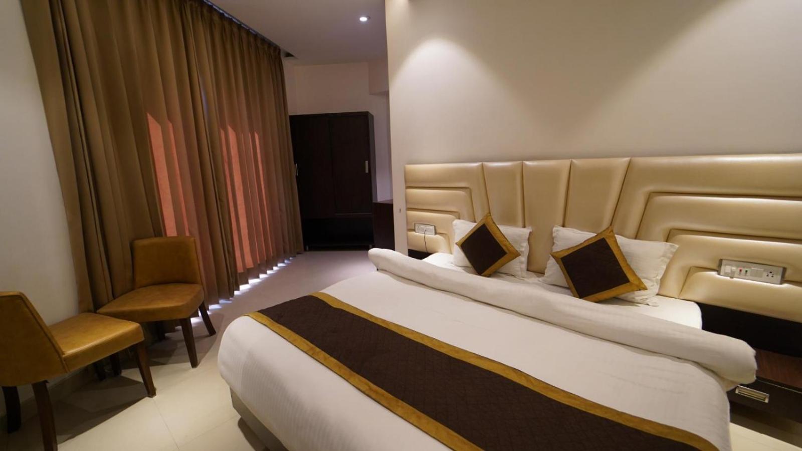 Hotel Avi Inn By JR GROUP OF Hotels 50 Meter from Golden Temple Amritsar Eksteriør bilde